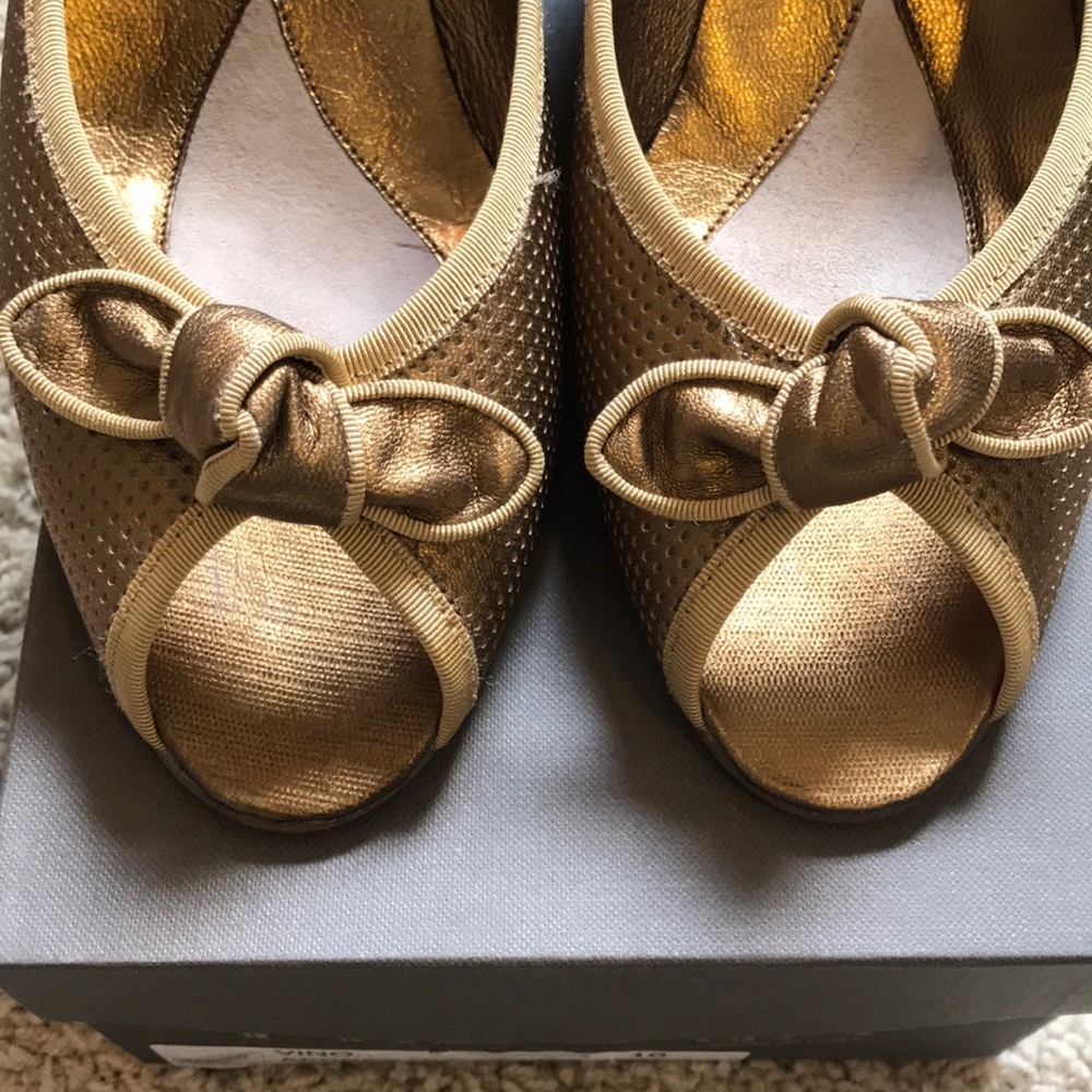 PREVATA Gold Open-Toe Wedges - Picture 4 of 8